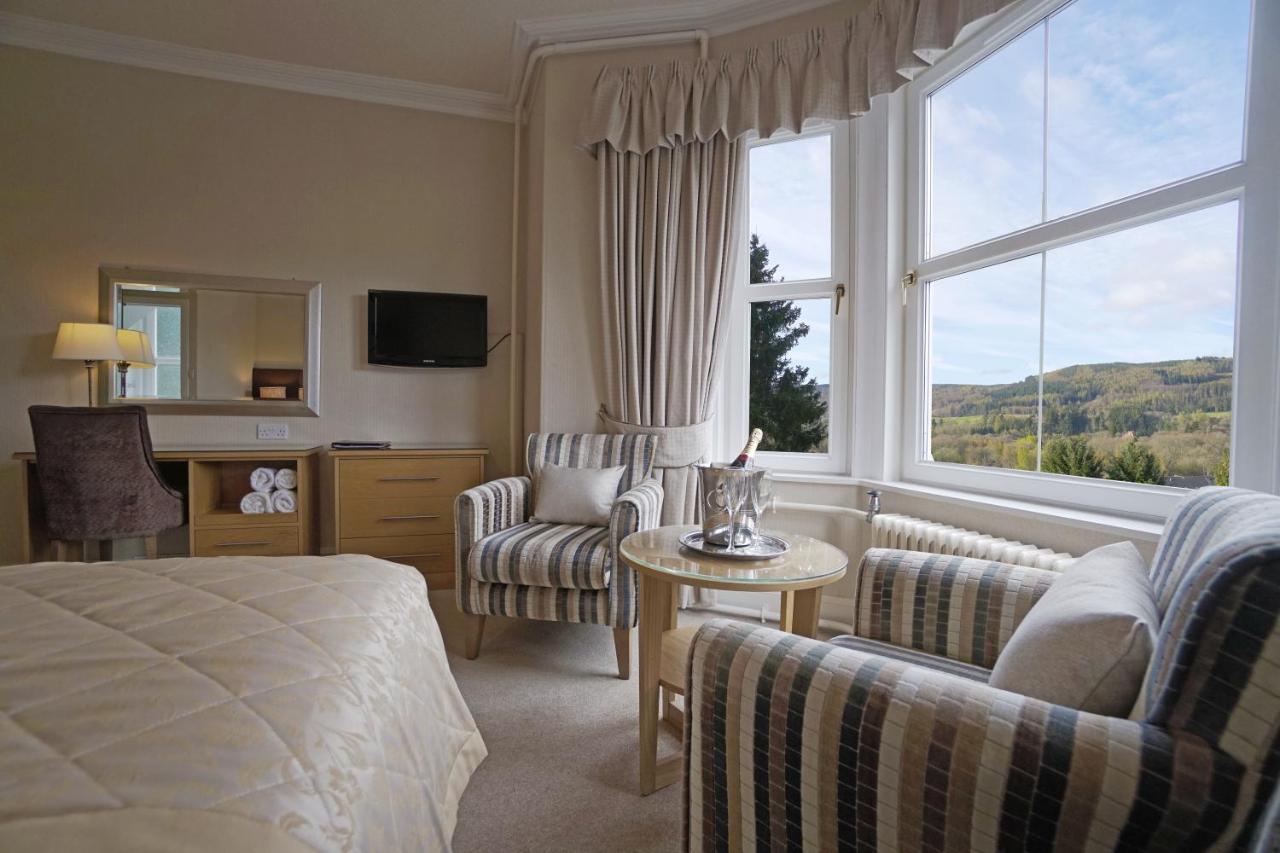 Tigh Na Cloich Hotel พิทลอครี ภายนอก รูปภาพ