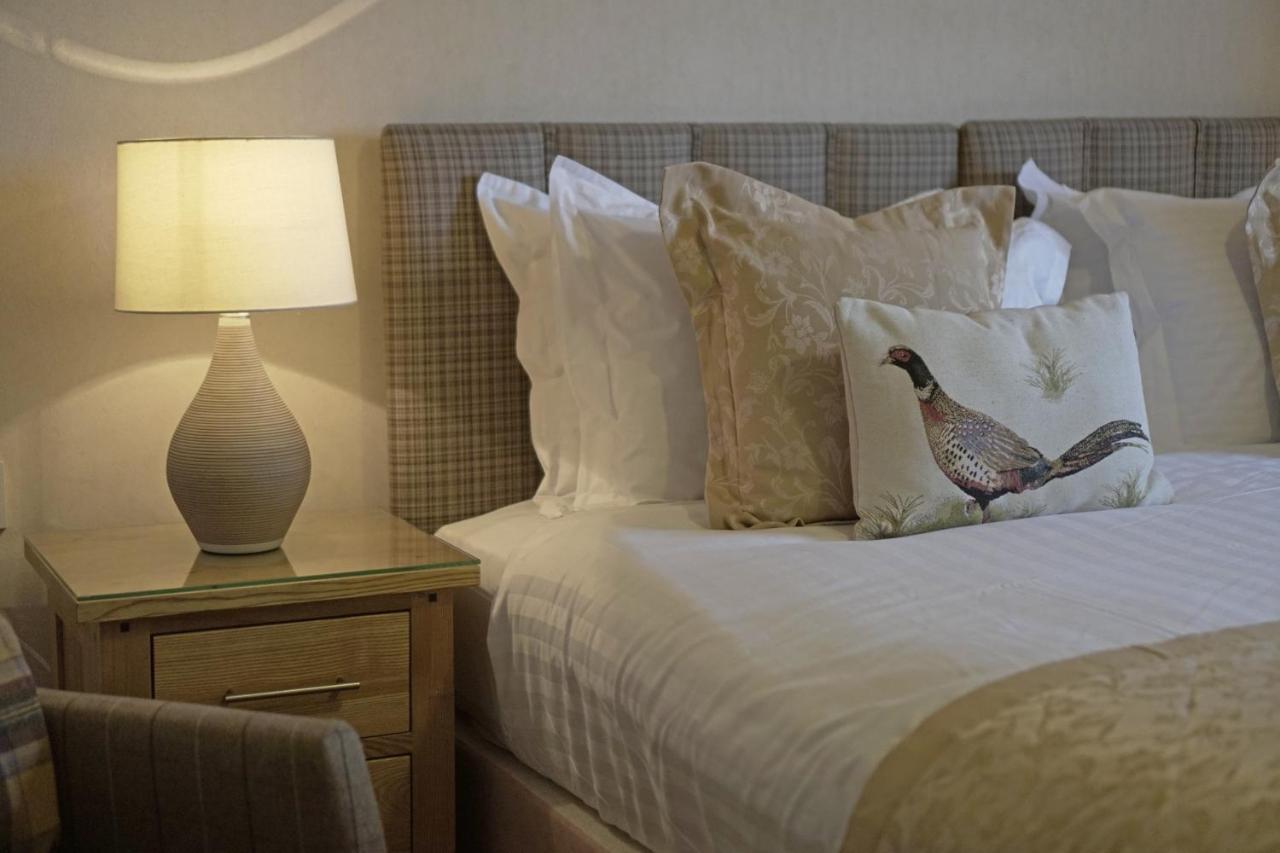 Tigh Na Cloich Hotel พิทลอครี ภายนอก รูปภาพ