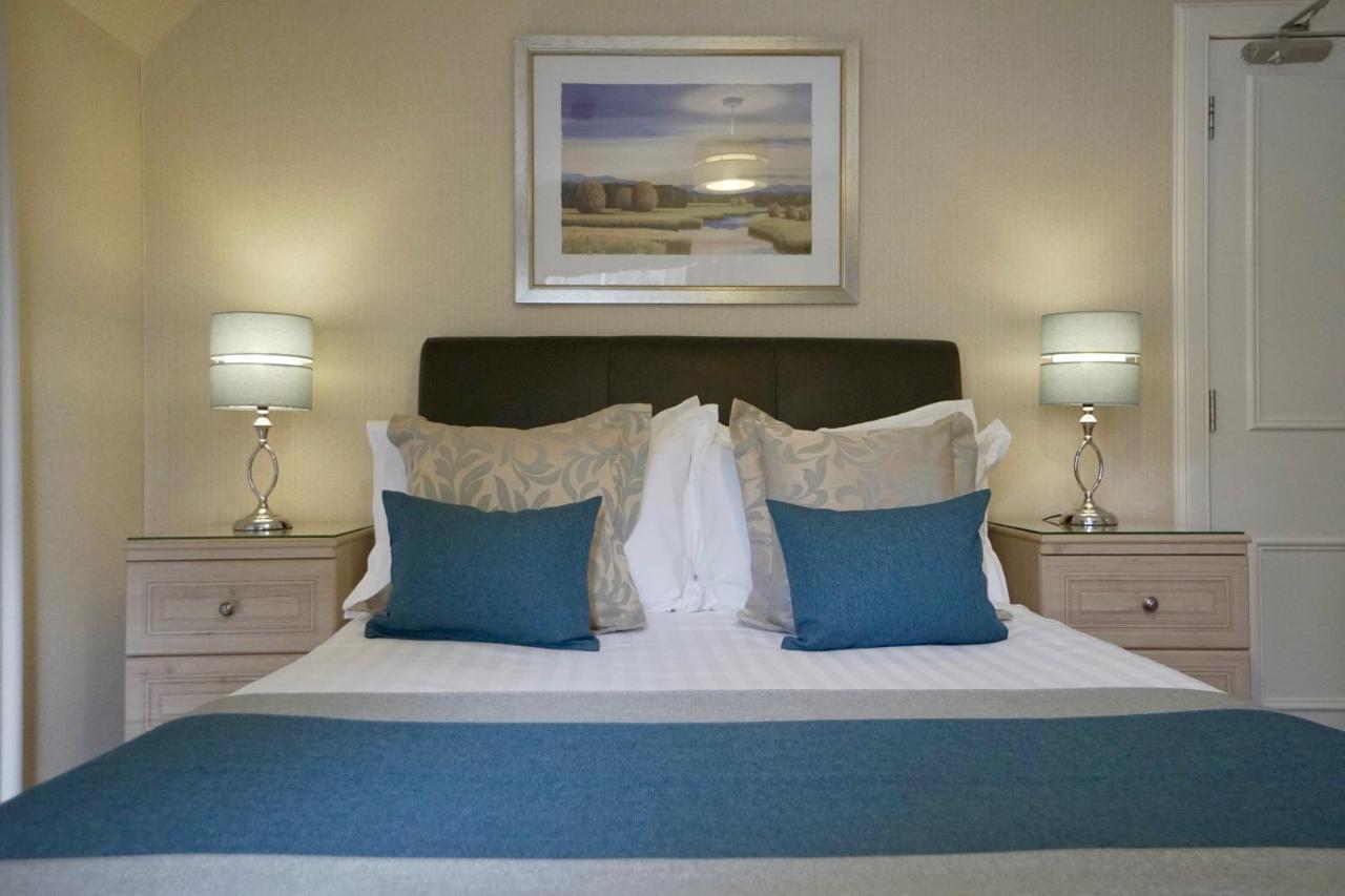 Tigh Na Cloich Hotel พิทลอครี ภายนอก รูปภาพ